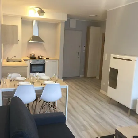Διαμέρισμα Grochcamp Batorego 29 *