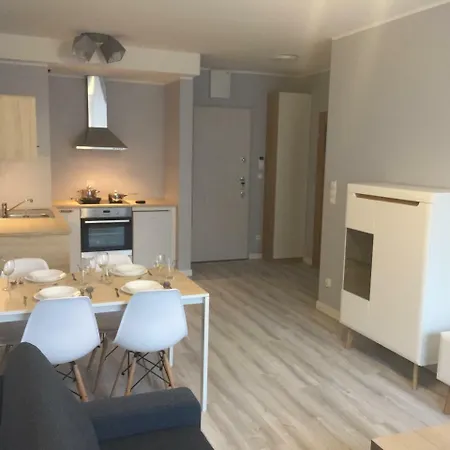Διαμέρισμα Grochcamp Batorego 29 *